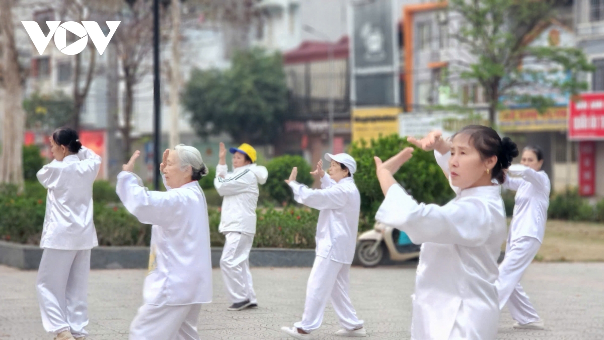 những người cao tuổi yêu thể thao nơi phố núi sơn la hình ảnh 4 nhung nguoi cao tuoi yeu the thao noi pho nui son la hinh anh 4