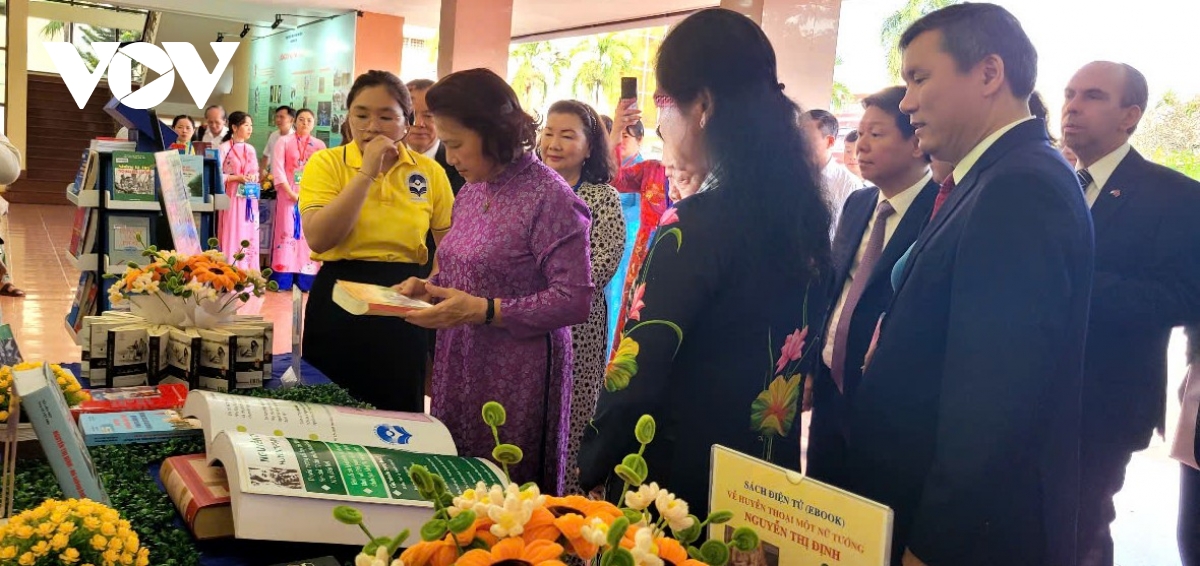 nu tuong nguyen thi Dinh - nguoi phu nu huyen thoai lam rang danh xu dua hinh anh 1