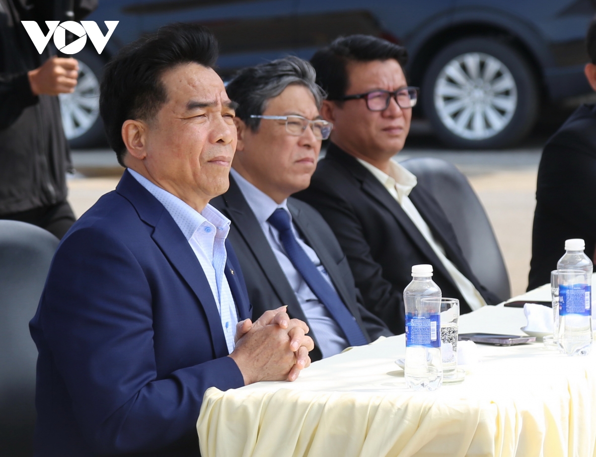 gắn biển công trình bến cảng 5 vạn tấn chào mừng 50 năm ngày giải phóng quảng nam hình ảnh 4 gan bien cong trinh ben cang 5 van tan chao mung 50 nam ngay giai phong quang nam hinh anh 4