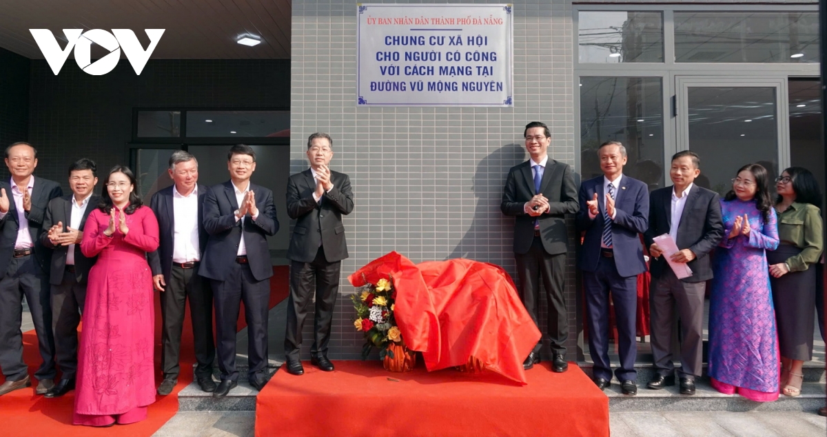 Gắn biển công trình chung cư xã hội cho người có công với cách mạng ở Đà Nẵng