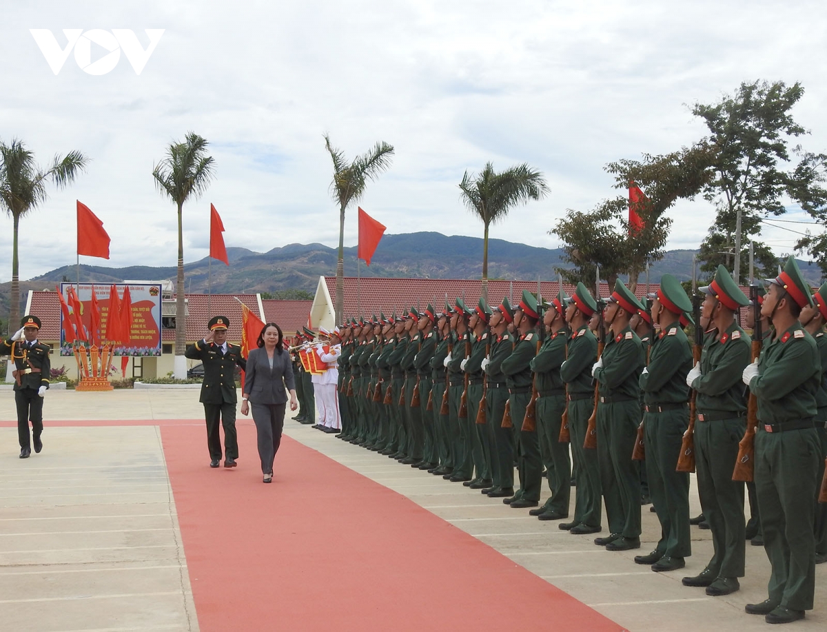 phó chủ tịch nước võ thị Ánh xuân thăm cột mốc biên giới việt nam - lào - campuchia hình ảnh 3 pho chu tich nuoc vo thi Anh xuan tham cot moc bien gioi viet nam - lao - campuchia hinh anh 3