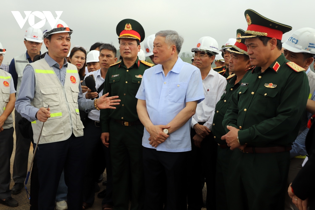 xử lý nghiêm các nhà thầu vi phạm hợp đồng thi công các dự án cao tốc bắc-nam hình ảnh 2 xu ly nghiem cac nha thau vi pham hop dong thi cong cac du an cao toc bac-nam hinh anh 2