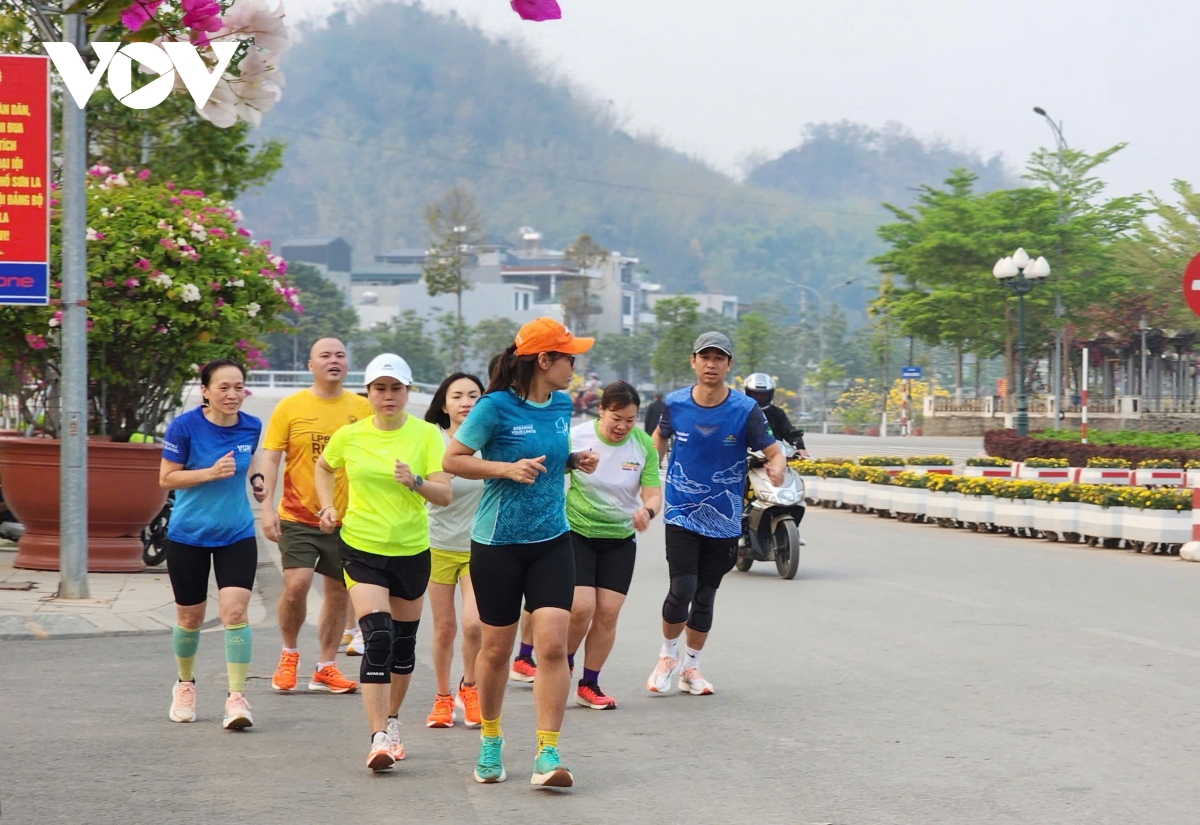 những người cao tuổi yêu thể thao nơi phố núi sơn la hình ảnh 7 nhung nguoi cao tuoi yeu the thao noi pho nui son la hinh anh 7
