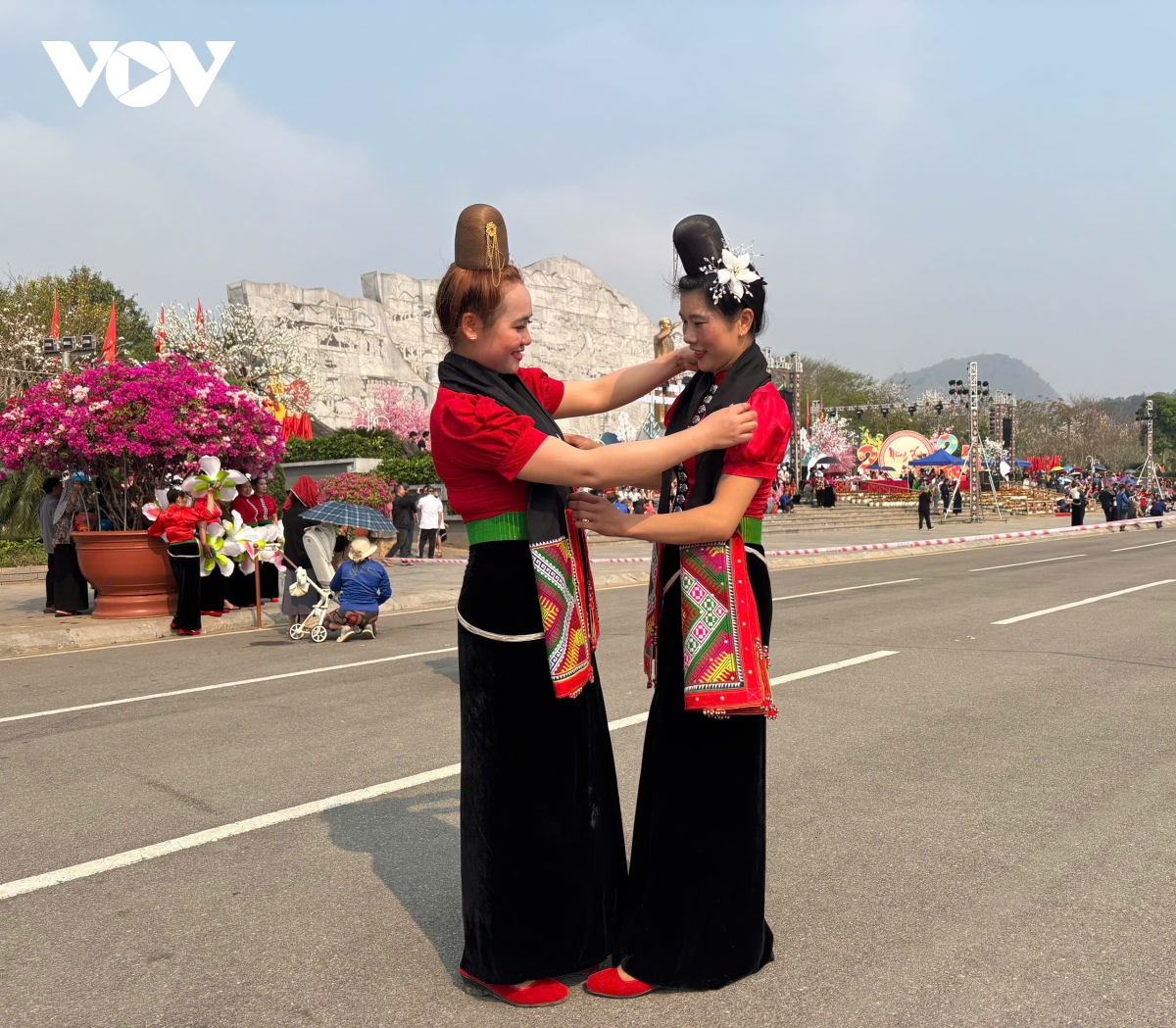 khan pieu net dac trung van hoa cua nguoi thai tay bac hinh anh 2