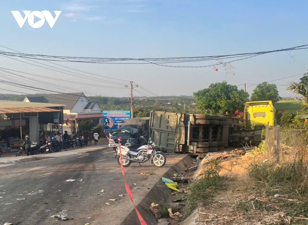tai nạn liên hoàn khiến một tài xế tử vong trong cabin hình ảnh 3 tai nan lien hoan khien mot tai xe tu vong trong cabin hinh anh 3