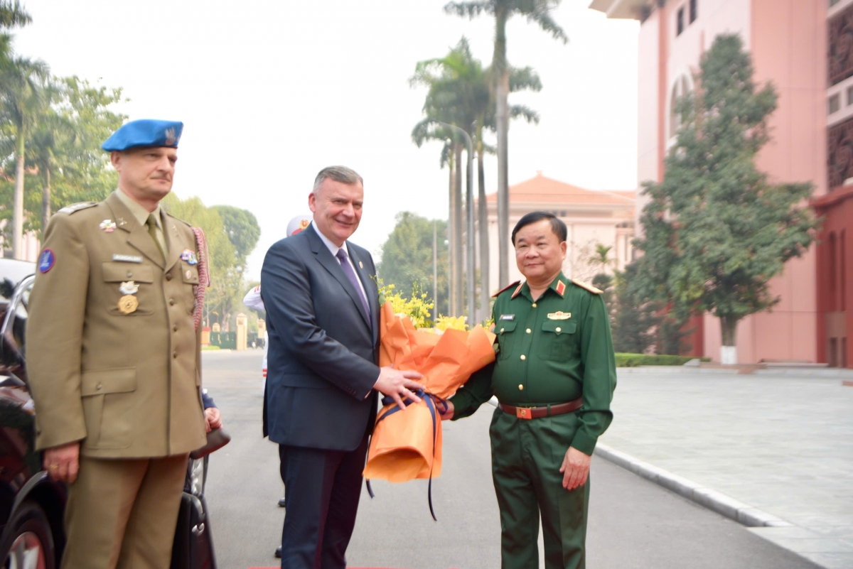 viet nam san sang tiep nhan quan nhan ba lan sang hoc tai hoc vien khoa hoc quan su hinh anh 1