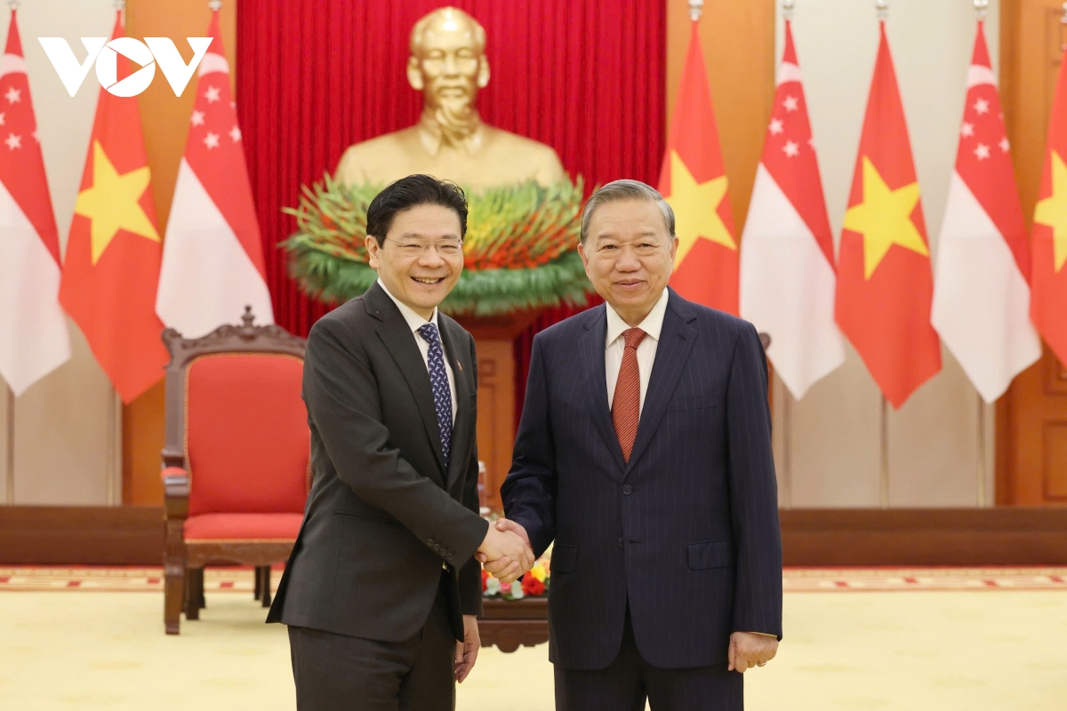 toàn cảnh thủ tướng singapore lawrence wong và phu nhân lần đầu thăm việt nam hình ảnh 6 toan canh thu tuong singapore lawrence wong va phu nhan lan dau tham viet nam hinh anh 6