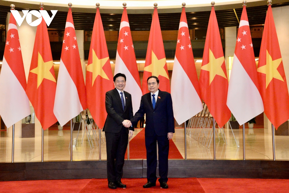 toàn cảnh thủ tướng singapore lawrence wong và phu nhân lần đầu thăm việt nam hình ảnh 8 toan canh thu tuong singapore lawrence wong va phu nhan lan dau tham viet nam hinh anh 8