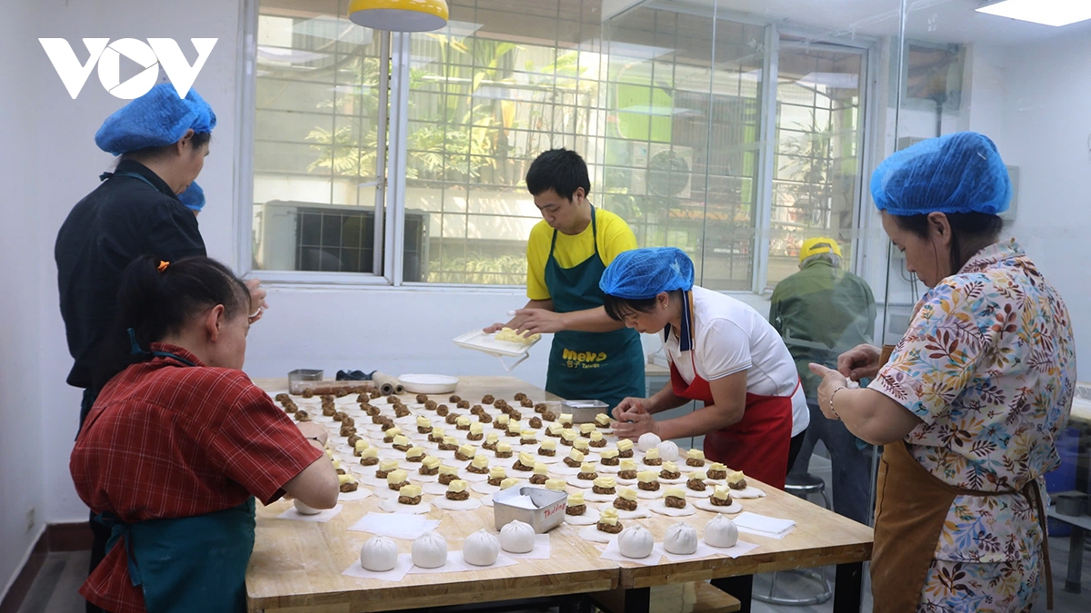 tiệm bánh và hành trình vươn lên của những thợ làm bánh đặc biệt hình ảnh 4 tiem banh va hanh trinh vuon len cua nhung tho lam banh dac biet hinh anh 4