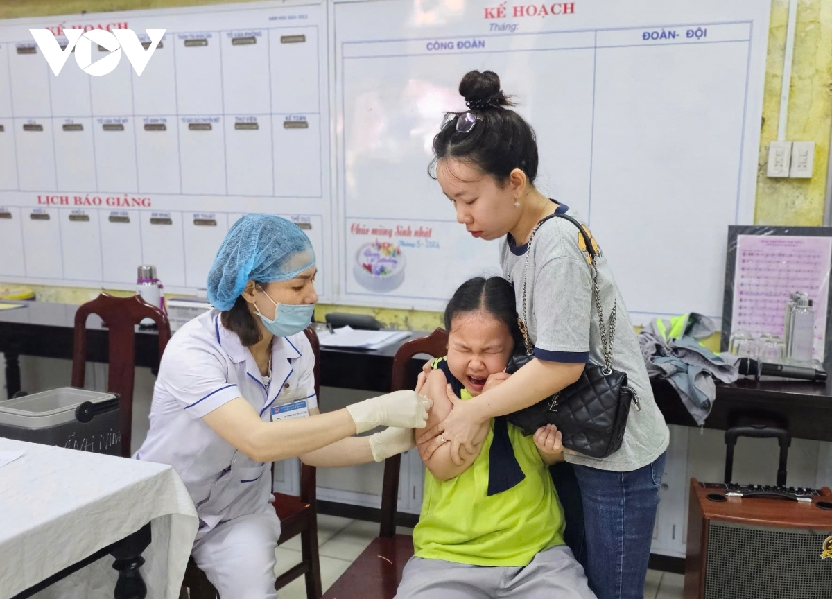 thành phố huế triển khai tiêm đồng loạt vaccine phòng sởi cho trẻ em hình ảnh 2 thanh pho hue trien khai tiem dong loat vaccine phong soi cho tre em hinh anh 2