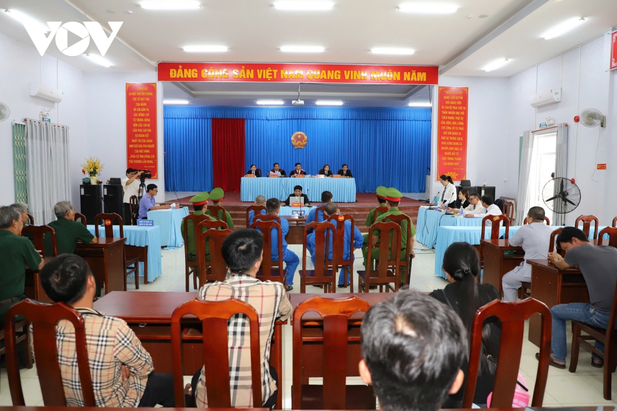 Đưa ra xét xử nhóm bị cáo buôn ma tuý, tàng trữ súng ngắn hình ảnh 2 Dua ra xet xu nhom bi cao buon ma tuy, tang tru sung ngan hinh anh 2