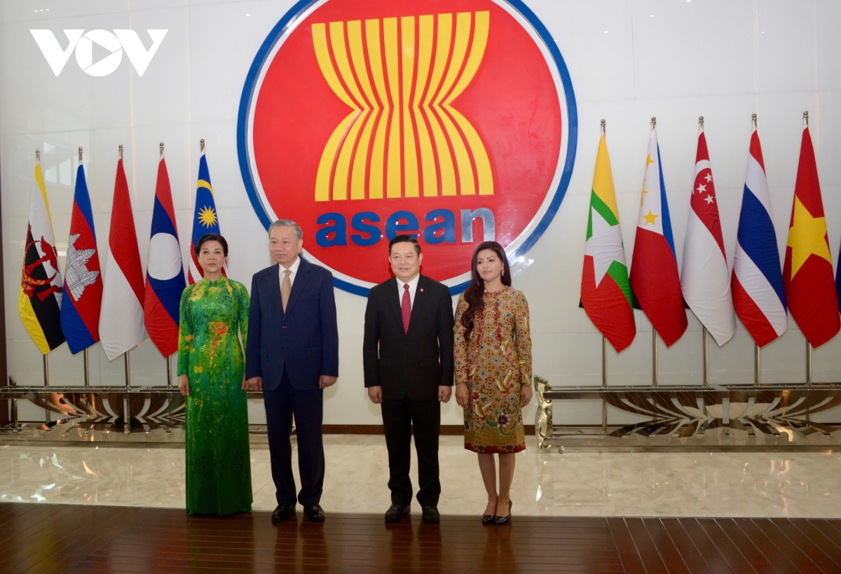lần đầu tiên tổng bí thư Đcs việt nam thăm ban thư ký asean hình ảnh 2 lan dau tien tong bi thu Dcs viet nam tham ban thu ky asean hinh anh 2