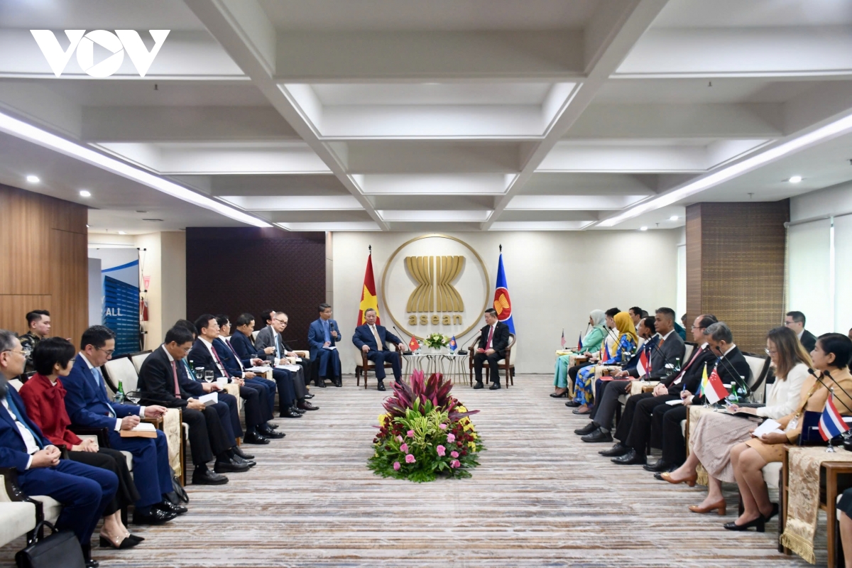lần đầu tiên tổng bí thư Đcs việt nam thăm ban thư ký asean hình ảnh 5 lan dau tien tong bi thu Dcs viet nam tham ban thu ky asean hinh anh 5