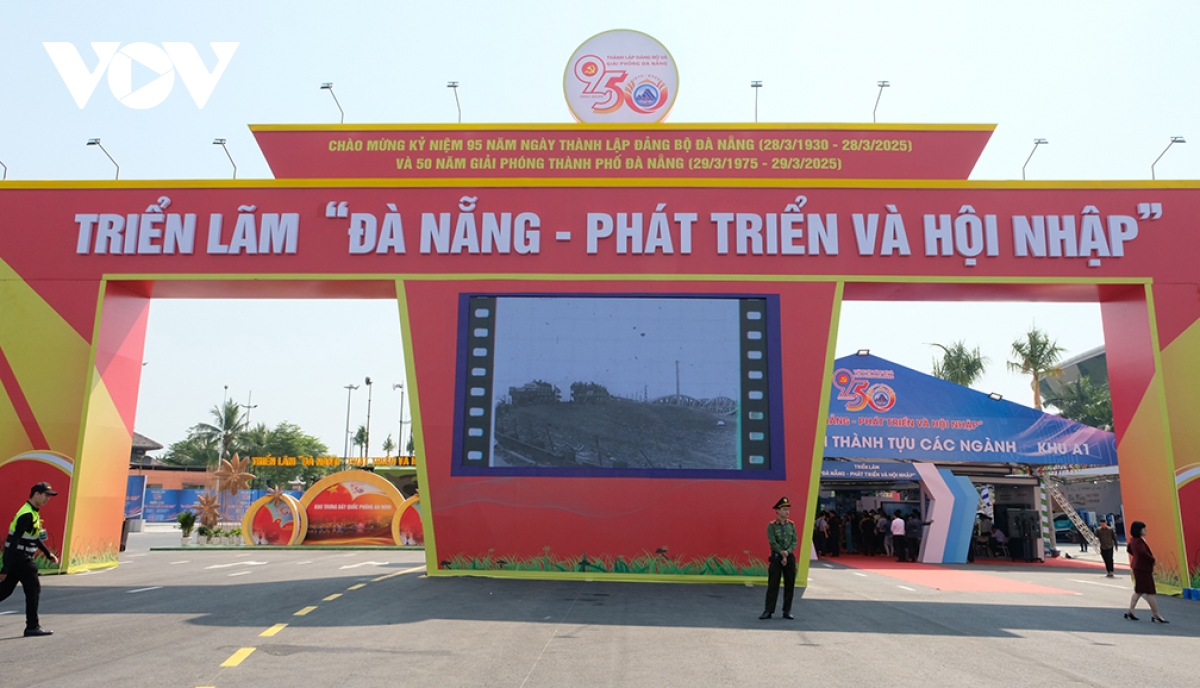 khai mạc triển lãm Đà nẵng - phát triển và hội nhập hình ảnh 1 khai mac trien lam Da nang - phat trien va hoi nhap hinh anh 1