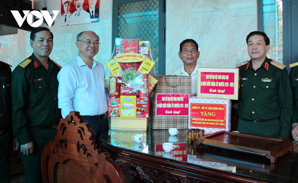Bộ Tổng tham mưu tặng nhà Đại đoàn kết ở Đắk Lắk