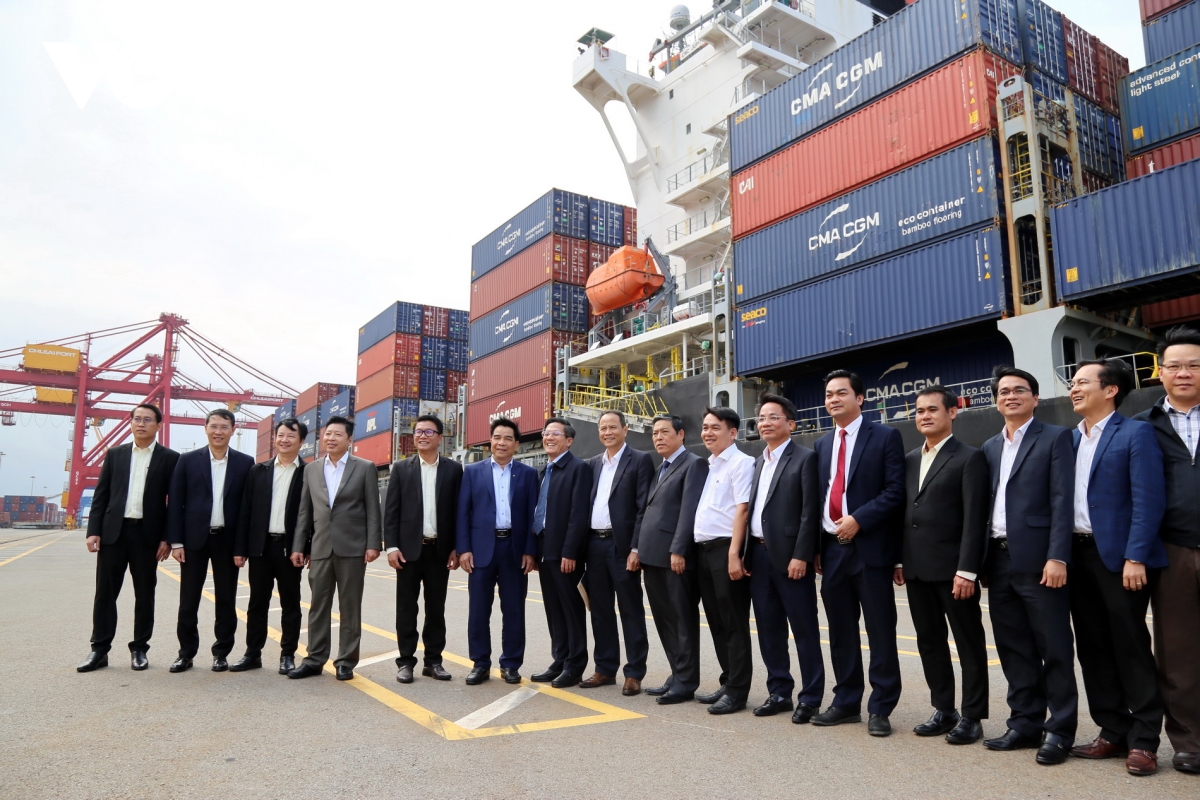 gắn biển công trình bến cảng 5 vạn tấn chào mừng 50 năm ngày giải phóng quảng nam hình ảnh 8 gan bien cong trinh ben cang 5 van tan chao mung 50 nam ngay giai phong quang nam hinh anh 8