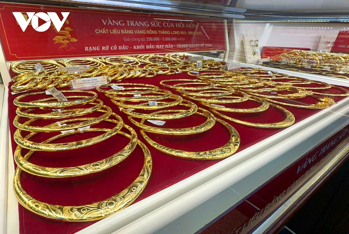 Giá vàng hôm nay 18/5: Vàng SJC giao dịch ở mức 118,5 triệu đồng/lượng