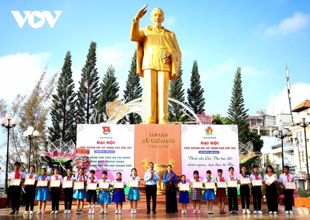 tuyên dương 200 đội viên xuất sắc tại cần thơ hình ảnh 1 tuyen duong 200 doi vien xuat sac tai can tho hinh anh 1