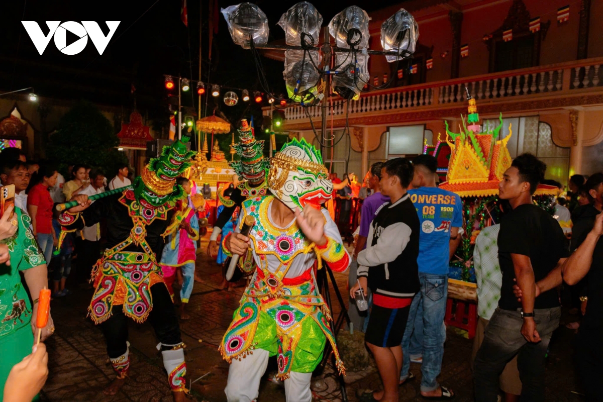 chuyện bảo tồn kinh sách cổ khmer khắc trên lá hơn trăm năm tuổi hình ảnh 2 chuyen bao ton kinh sach co khmer khac tren la hon tram nam tuoi hinh anh 2