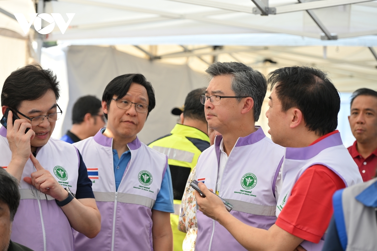 công tác cứu hộ khẩn trương tại hiện trường sập tòa nhà 30 tầng ở bangkok hình ảnh 11 cong tac cuu ho khan truong tai hien truong sap toa nha 30 tang o bangkok hinh anh 11