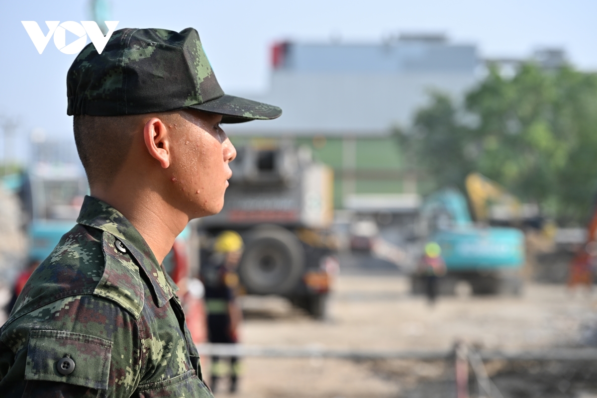 công tác cứu hộ khẩn trương tại hiện trường sập tòa nhà 30 tầng ở bangkok hình ảnh 8 cong tac cuu ho khan truong tai hien truong sap toa nha 30 tang o bangkok hinh anh 8