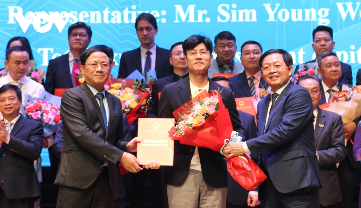 phó thủ tướng nguyễn chí dũng dự hội nghị xúc tiến đầu tư tỉnh bình Định hình ảnh 3 pho thu tuong nguyen chi dung du hoi nghi xuc tien dau tu tinh binh Dinh hinh anh 3