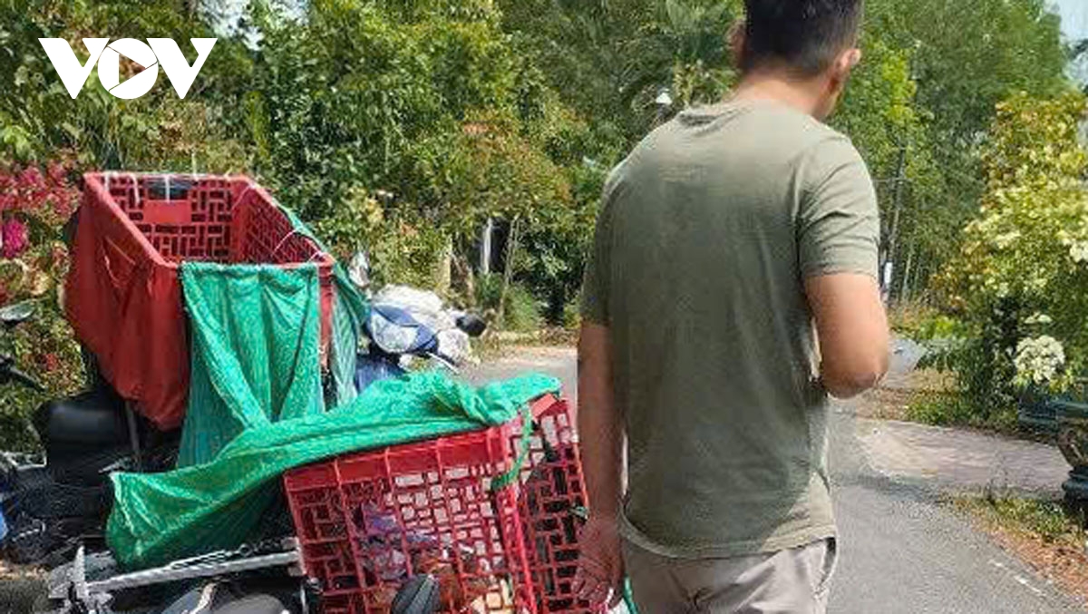 shipper o binh duong bi vo chong khach hang truy sat hinh anh 1