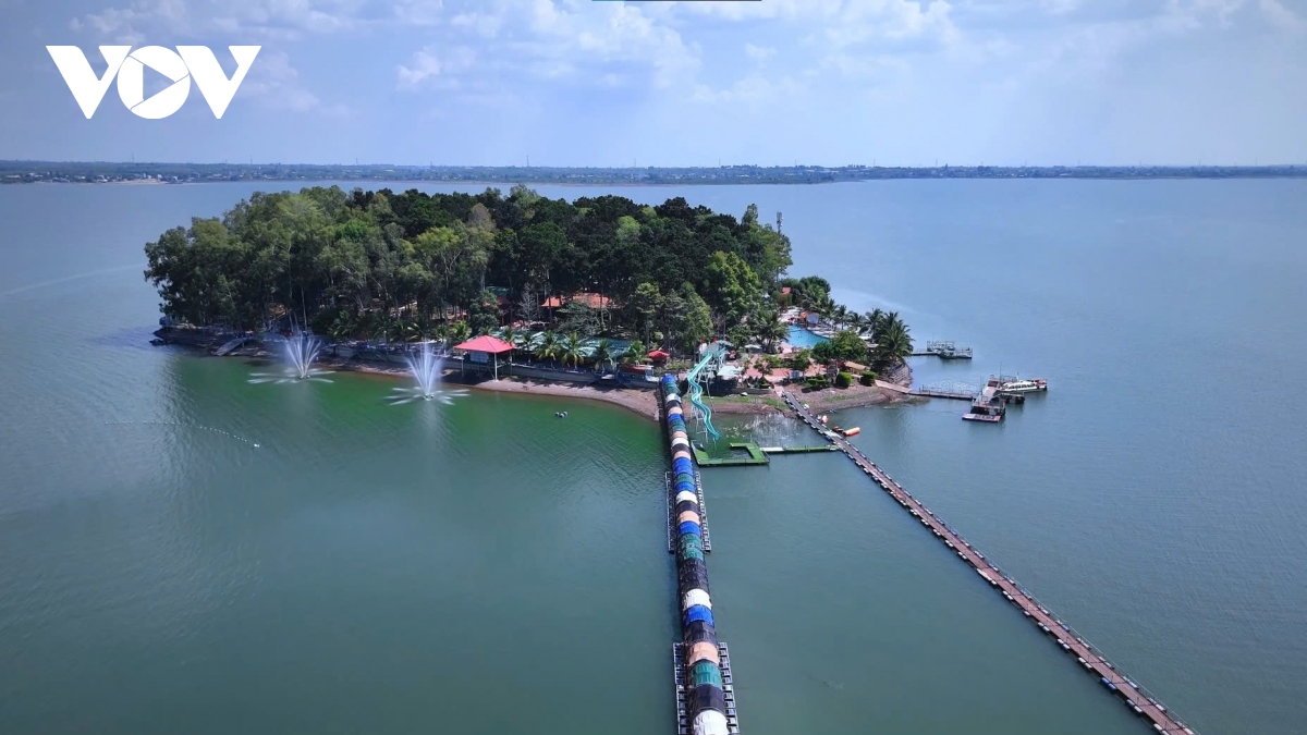 Hàng loạt công trình xây dựng không phép tại đảo Ó – Đồng Trường trên hồ Trị An