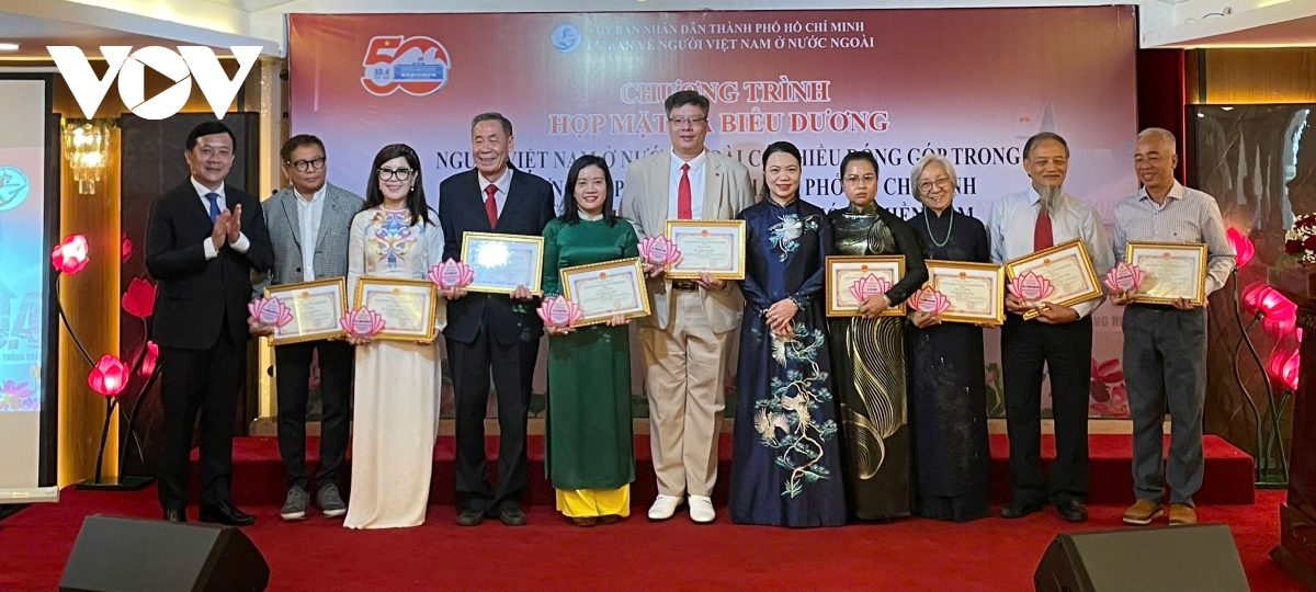 tp.hcm biểu dương 50 người việt nam tiêu biểu ở nước ngoài hình ảnh 1 tp.hcm bieu duong 50 nguoi viet nam tieu bieu o nuoc ngoai hinh anh 1