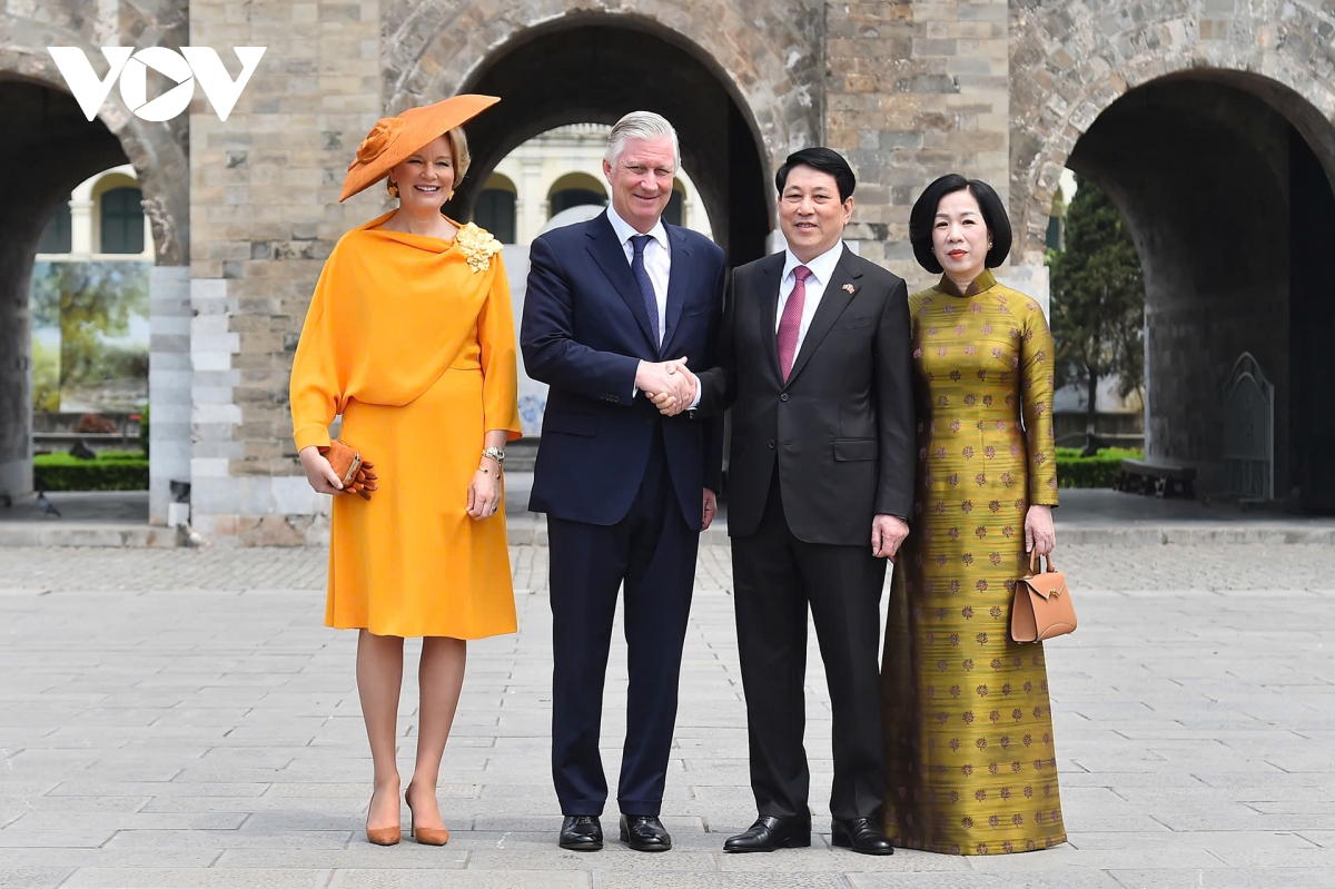 chủ tịch nước lương cường và nhà vua bỉ philippe tham quan hoàng thành thăng long hình ảnh 1 chu tich nuoc luong cuong va nha vua bi philippe tham quan hoang thanh thang long hinh anh 1