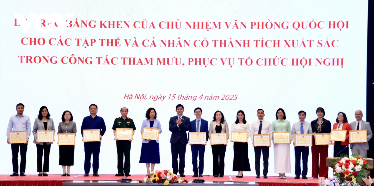 chu tich quoc hoi tran thanh man du tong ket cong tac to chuc apf hinh anh 4