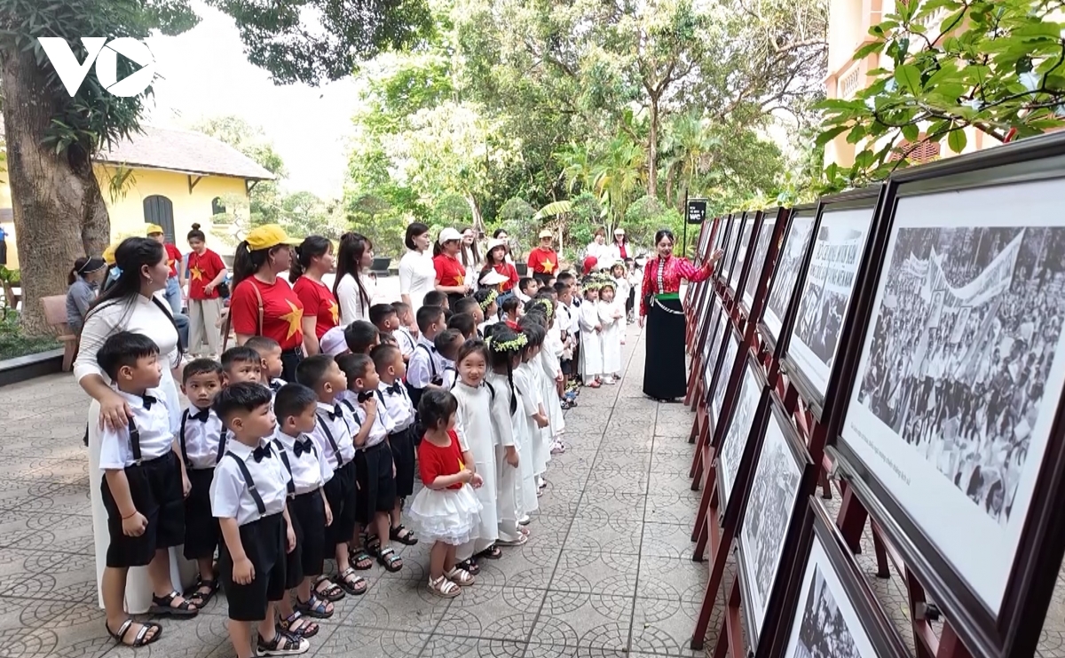 Đồng bào các dân tộc sơn la hướng về ngày hội thống nhất non sông hình ảnh 1 Dong bao cac dan toc son la huong ve ngay hoi thong nhat non song hinh anh 1