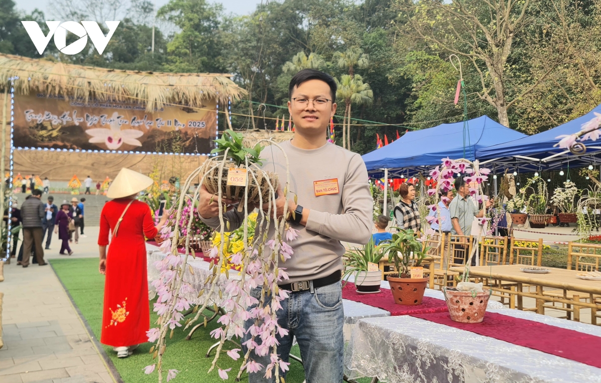 vẻ đẹp quý phái của lan vũ nữ mật ngọt giành giải nhất tại lễ hội Đền hùng 2025 hình ảnh 4 ve dep quy phai cua lan vu nu mat ngot gianh giai nhat tai le hoi Den hung 2025 hinh anh 4
