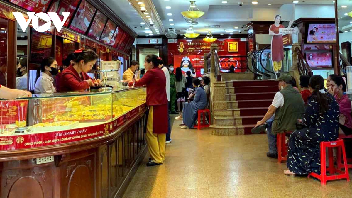 Giá vàng hôm nay 21/4: Vàng SJC tăng mạnh, đạt mốc 117 triệu đồng/lượng