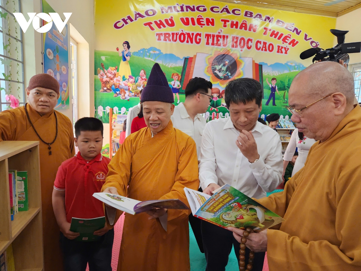 hoc vien phat giao viet nam tang sach, lan toa van hoa doc den hoc sinh vung cao hinh anh 3