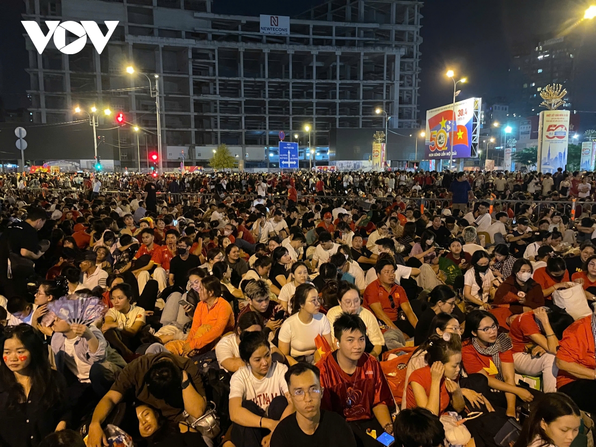 toàn cảnh lễ kỷ niệm, diễu binh, diễu hành cấp quốc gia mừng 50 năm thống nhất đất nước hình ảnh 12 toan canh le ky niem, dieu binh, dieu hanh cap quoc gia mung 50 nam thong nhat dat nuoc hinh anh 12