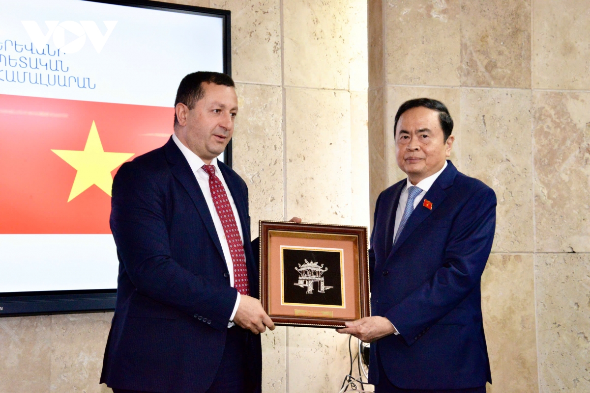 chủ tịch quốc hội phát biểu tại Đh tổng hợp quốc gia yerevan của armenia hình ảnh 4 chu tich quoc hoi phat bieu tai Dh tong hop quoc gia yerevan cua armenia hinh anh 4