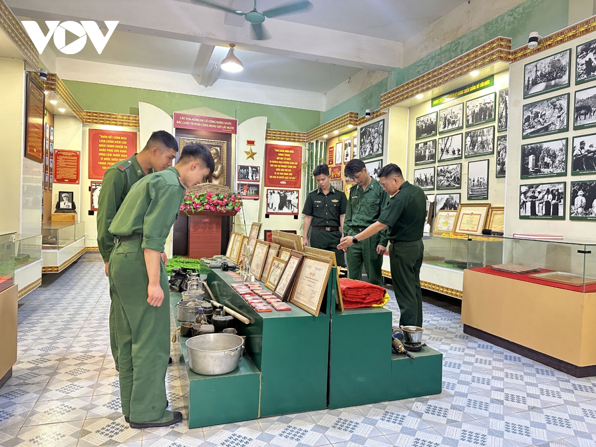 Đồng bào các dân tộc sơn la hướng về ngày hội thống nhất non sông hình ảnh 4 Dong bao cac dan toc son la huong ve ngay hoi thong nhat non song hinh anh 4