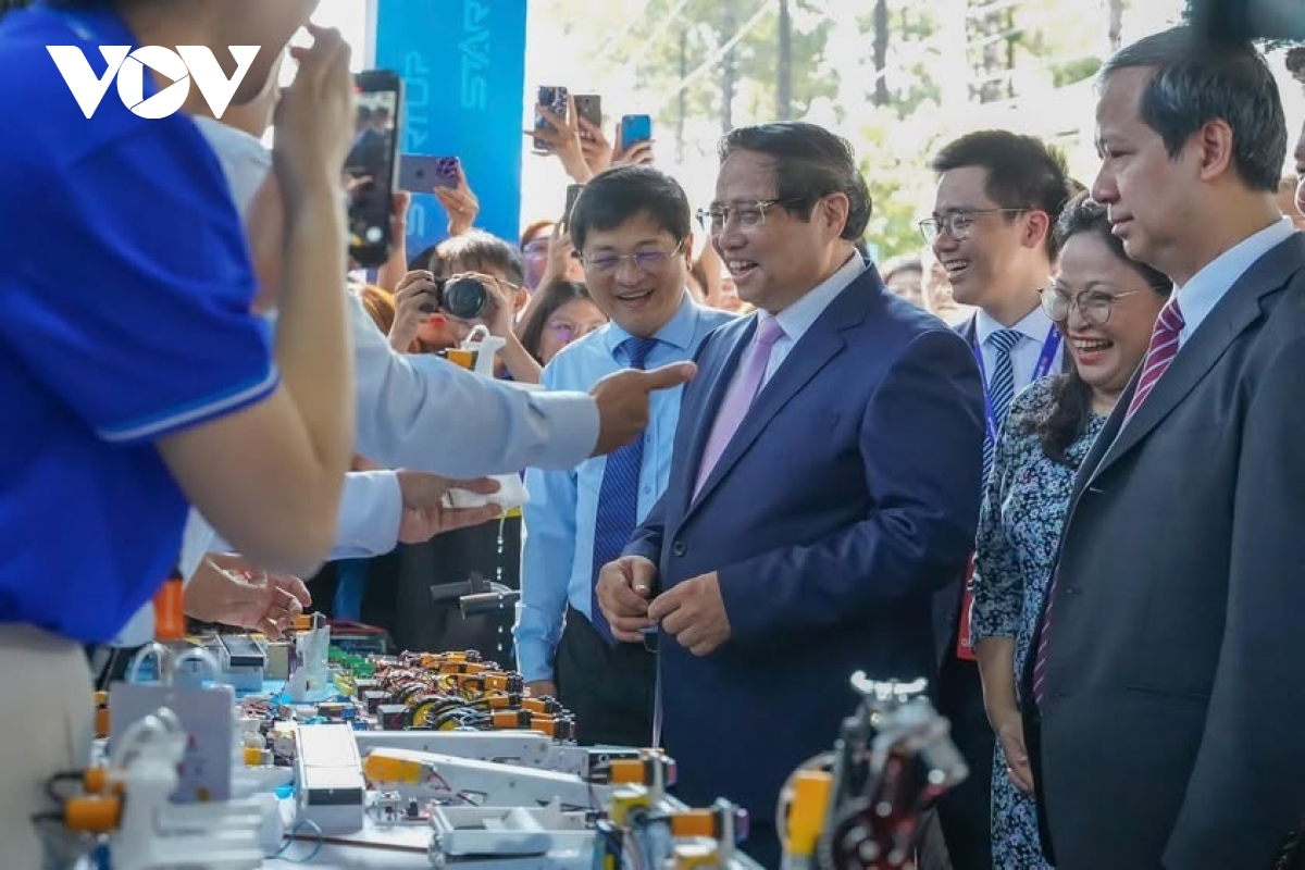 thủ tướng ngày hội khởi nghiệp là nơi từng giấc mơ, khát vọng được soi đường hình ảnh 3 thu tuong ngay hoi khoi nghiep la noi tung giac mo, khat vong duoc soi duong hinh anh 3