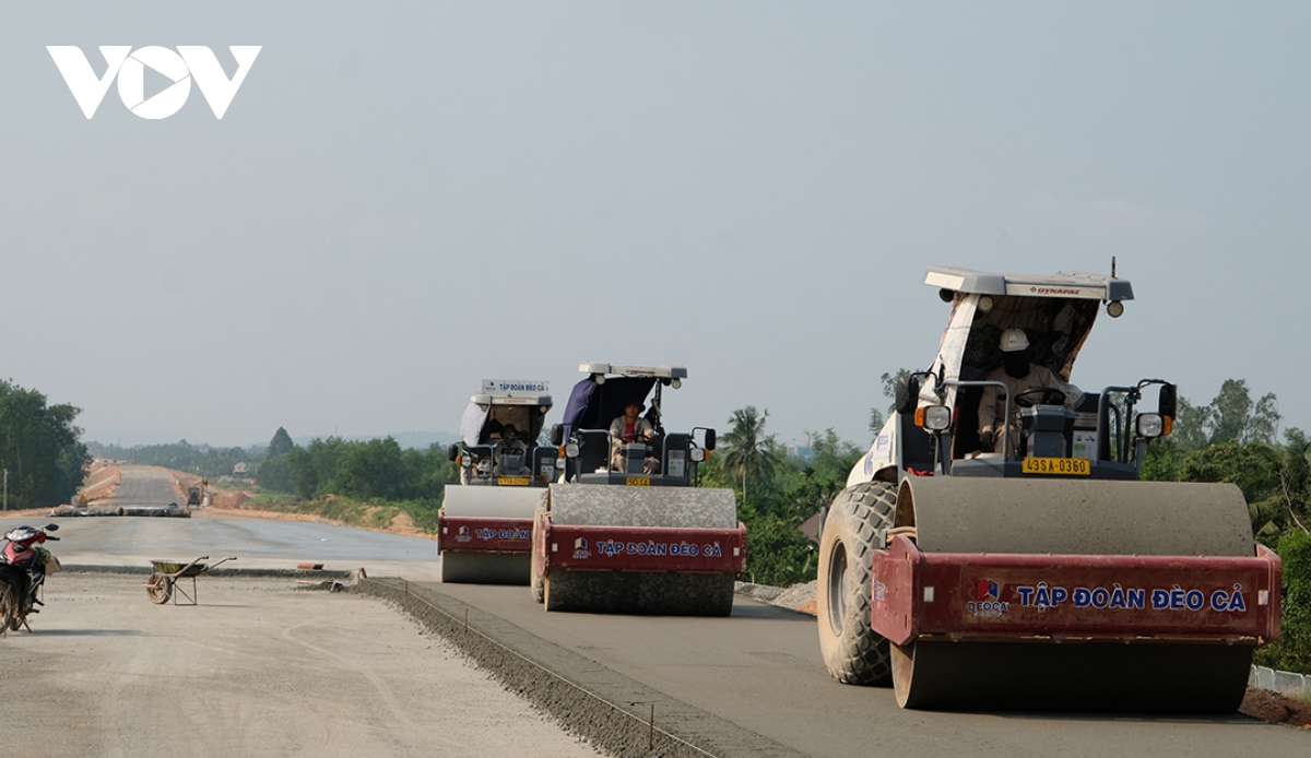 làm xuyên lễ trên cao tốc quảng ngãi-hoài nhơn hình ảnh 9 lam xuyen le tren cao toc quang ngai-hoai nhon hinh anh 9