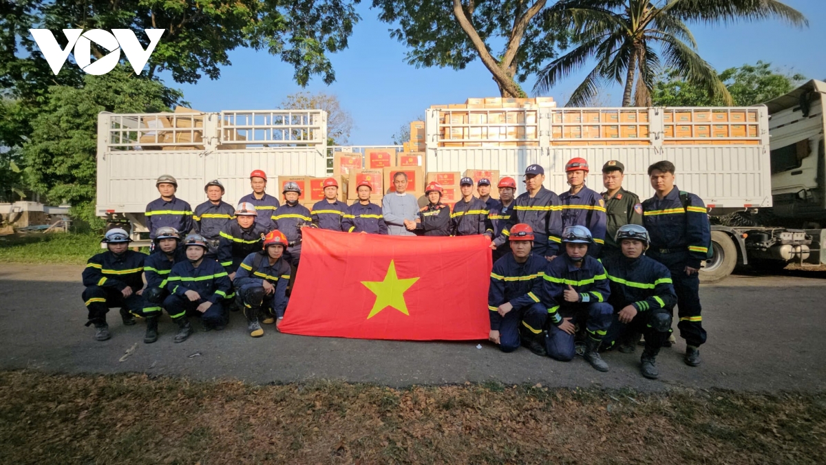 bộ công an trao tặng gần 3 tấn hàng cứu trợ cho người dân myanmar hình ảnh 1 bo cong an trao tang gan 3 tan hang cuu tro cho nguoi dan myanmar hinh anh 1
