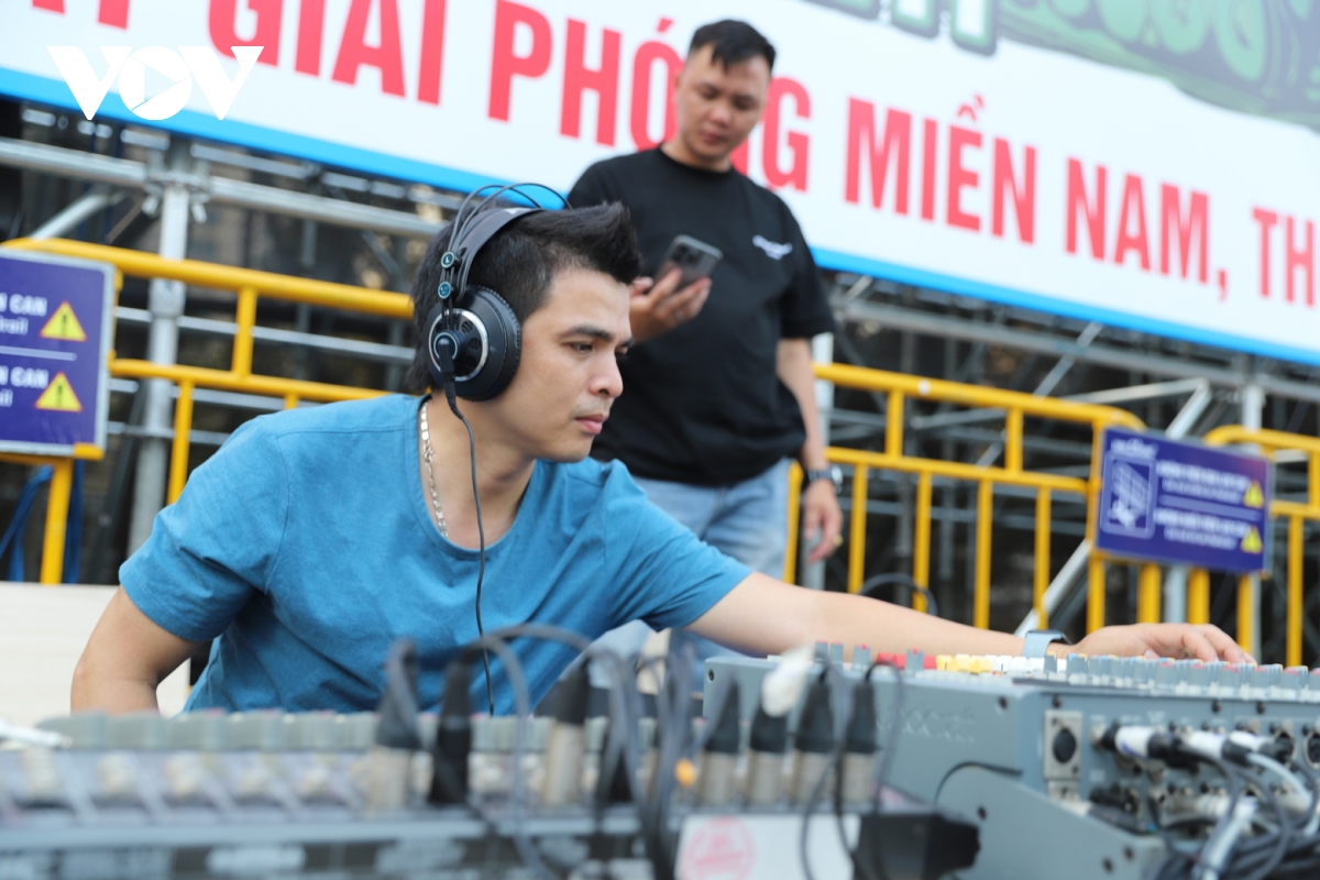 VOV truyền tải trực tiếp khí thế hào hùng Lễ Kỷ niệm 50 năm thống nhất đất nước