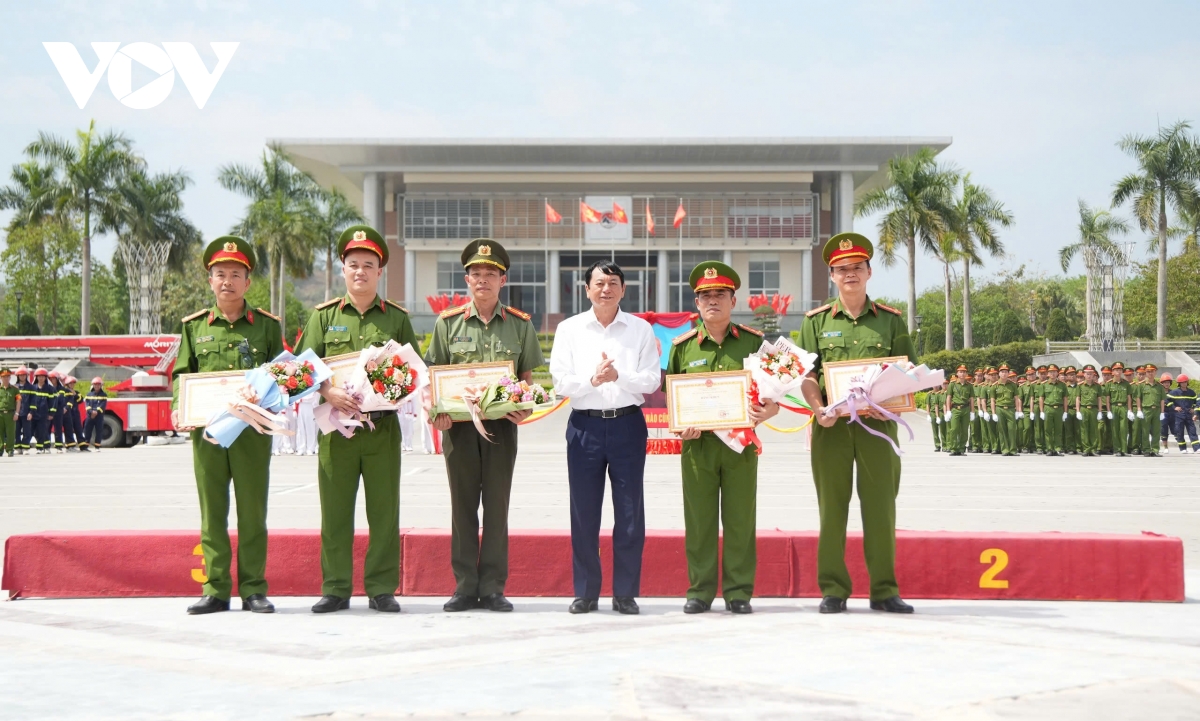 hội thi thể thao nghiệp vụ chữa cháy và cứu nạn, cứu hộ khu vực i hình ảnh 3 hoi thi the thao nghiep vu chua chay va cuu nan, cuu ho khu vuc i hinh anh 3