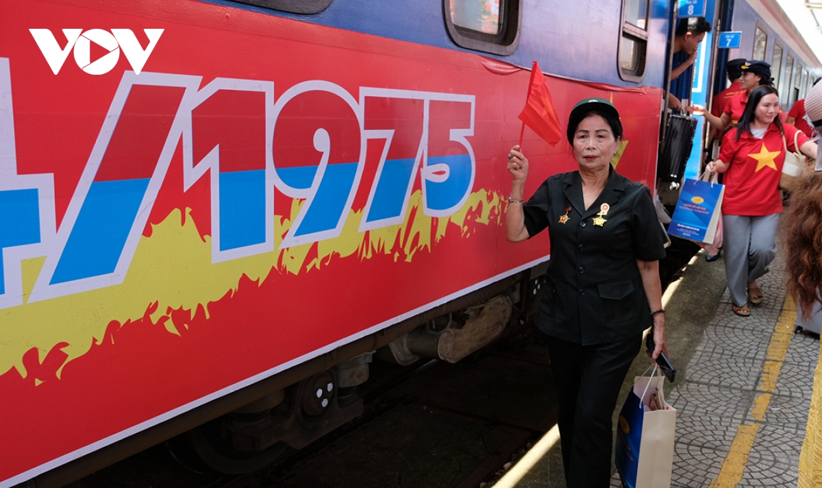 xúc động không khí sum họp 2 miền nam - bắc tại ga Đà nẵng hình ảnh 8 xuc dong khong khi sum hop 2 mien nam - bac tai ga Da nang hinh anh 8