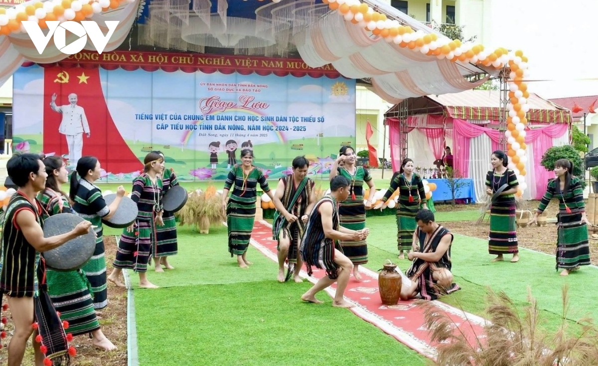Để tiếng chiêng ngân vang mãi giữa đại ngàn hình ảnh 1 De tieng chieng ngan vang mai giua dai ngan hinh anh 1