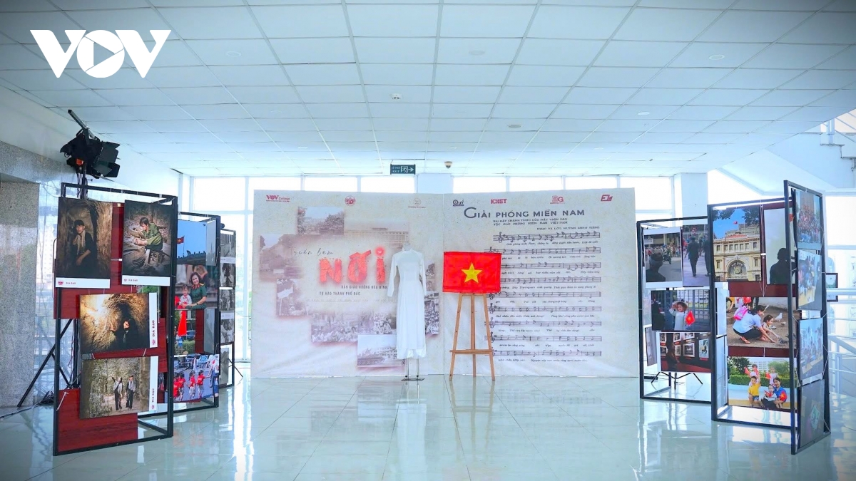 "Nối" - Bản giao hưởng hoà bình của sinh viên Trường CĐ Phát thanh - Truyền hình II