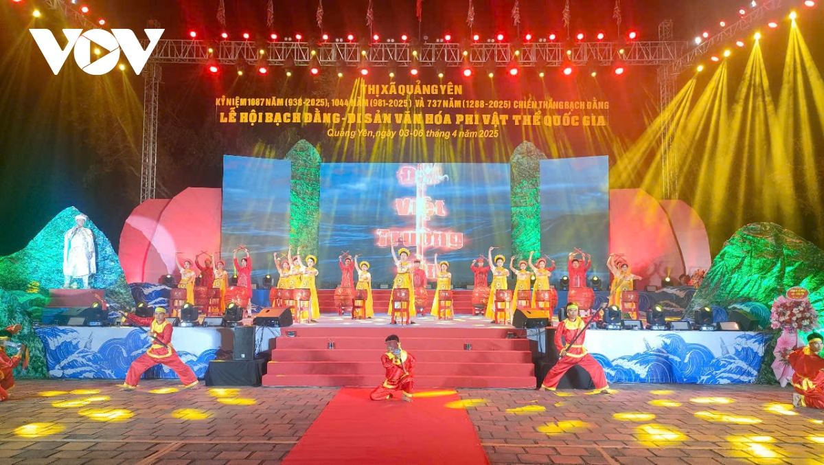 quảng ninh khai hội truyền thống bạch Đằng giang hình ảnh 1 quang ninh khai hoi truyen thong bach Dang giang hinh anh 1