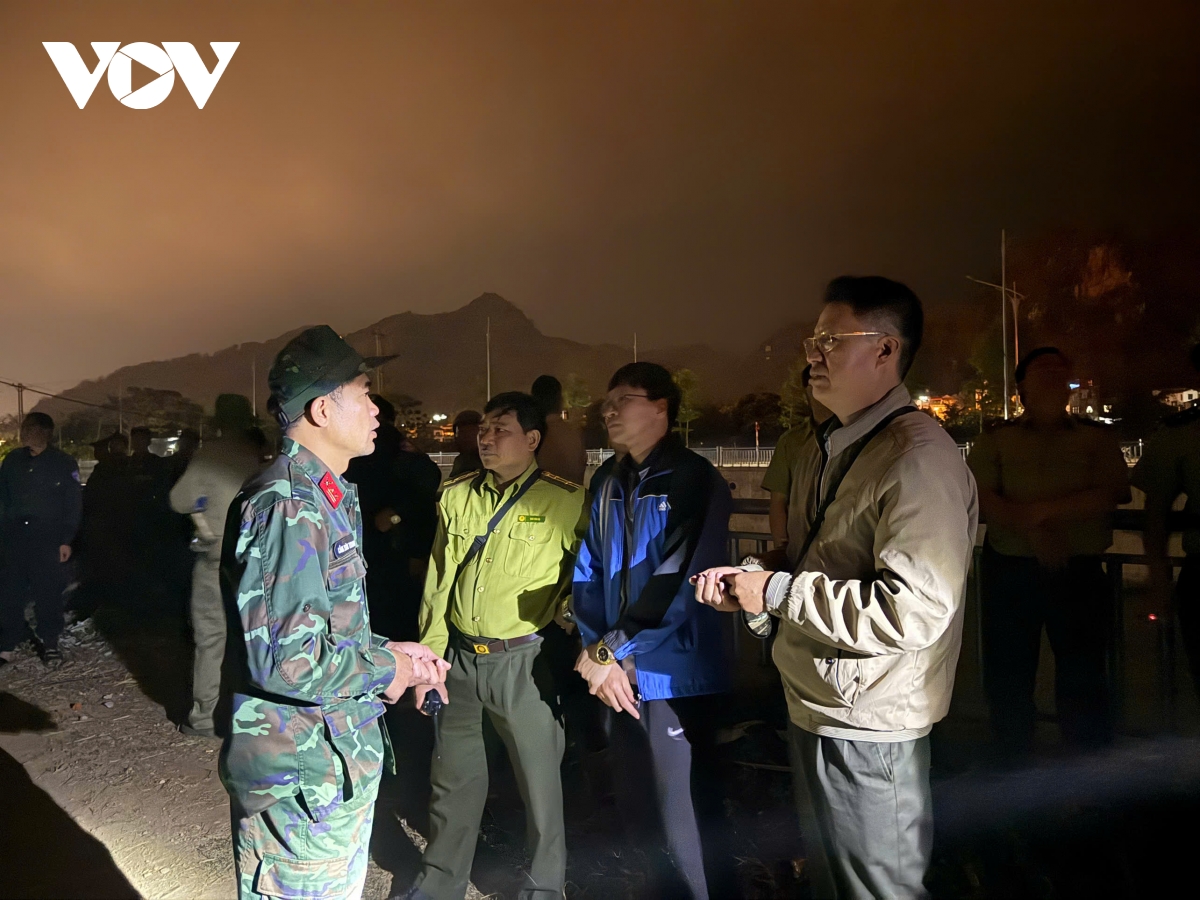 hơn 300 người nỗ lực khống chế cháy rừng lau, lách ở sơn la hình ảnh 9 hon 300 nguoi no luc khong che chay rung lau, lach o son la hinh anh 9