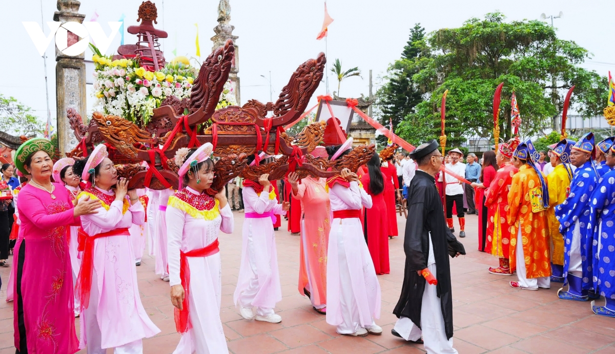 le don nhan bang xep hang di tich lich su quoc gia Dac biet Den xam, nam Dinh hinh anh 2