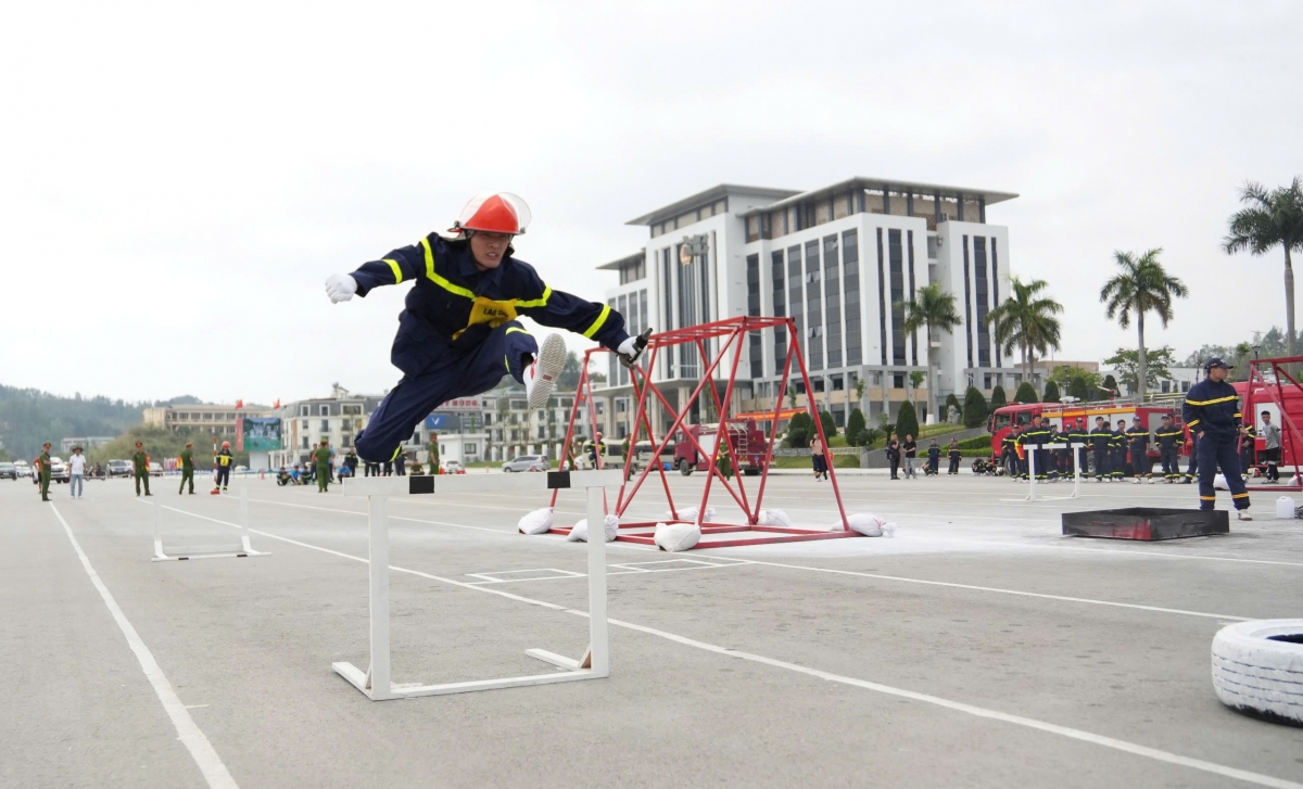hội thi thể thao nghiệp vụ chữa cháy và cứu nạn, cứu hộ khu vực i hình ảnh 1 hoi thi the thao nghiep vu chua chay va cuu nan, cuu ho khu vuc i hinh anh 1